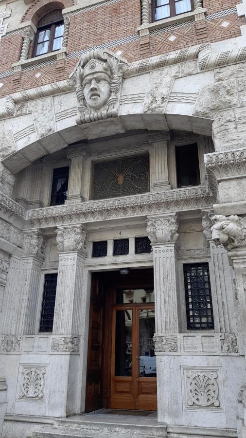 The Queen'S Coffer Rom Exterior foto